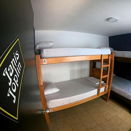 Rock Hostel Medellin Luaran gambar